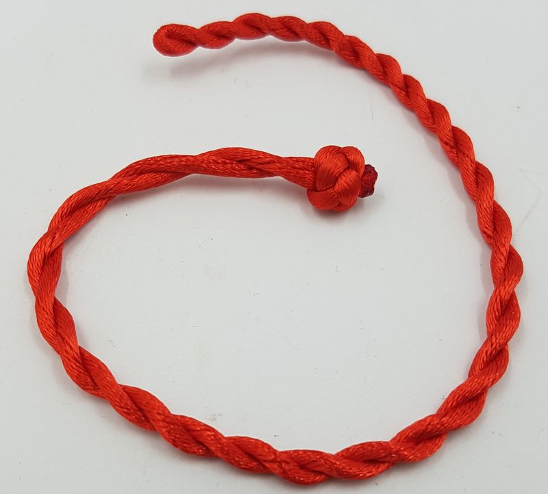 Náramok červený ochrananný